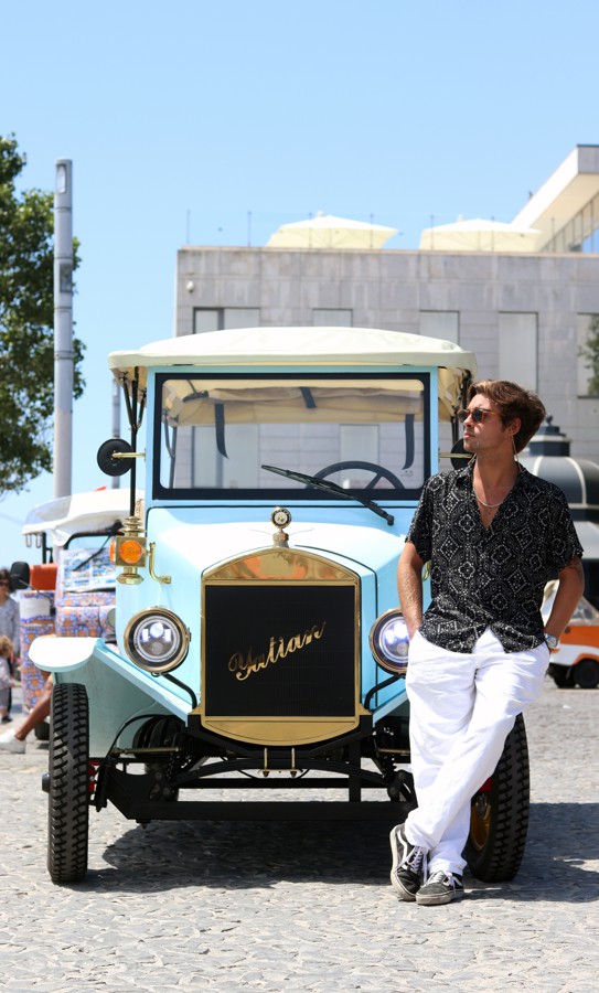Vintage-Lisbon-Tours-01